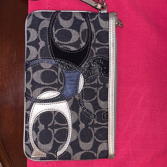 JEAN WRISTLET - COACH - Picture 1 of 2